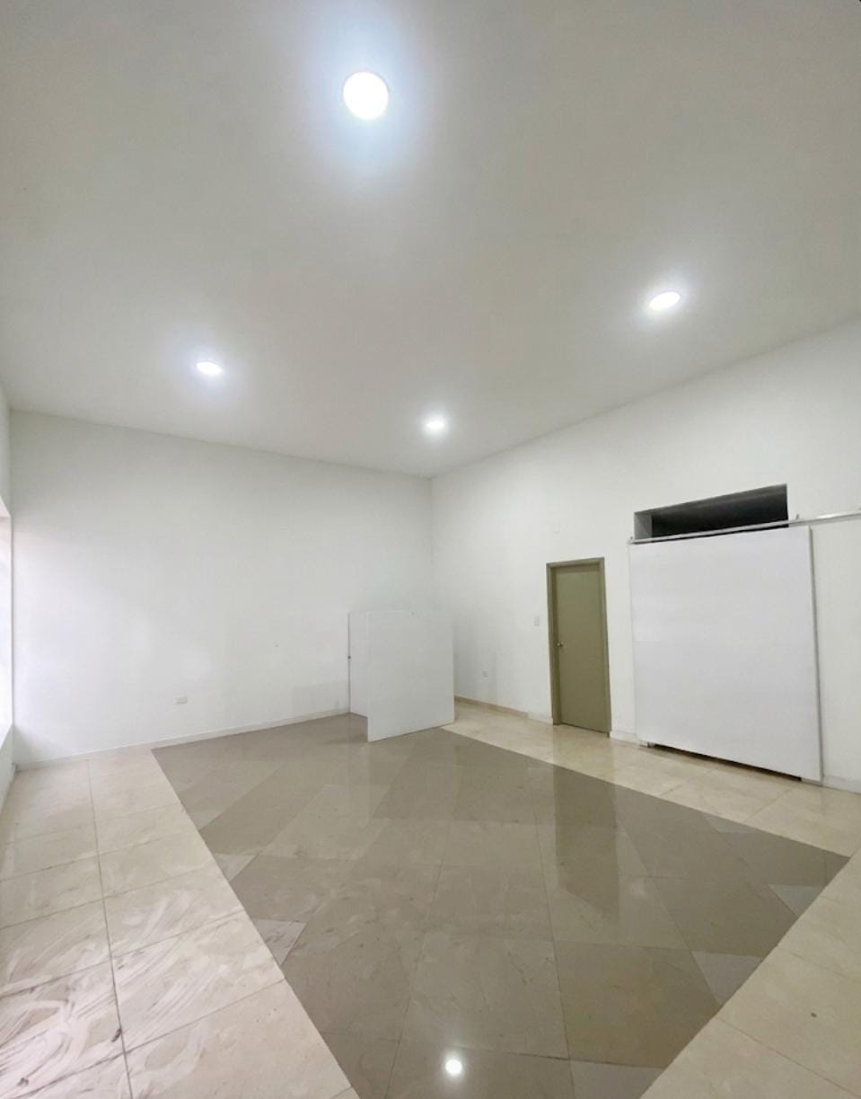 Local comercial en arriendo — Corozal, fotografía 3